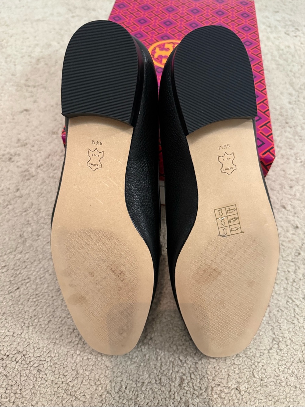 Tory Burch Black Leather Women's Loafers with Gold Chain Detail - Picture 5 of 8